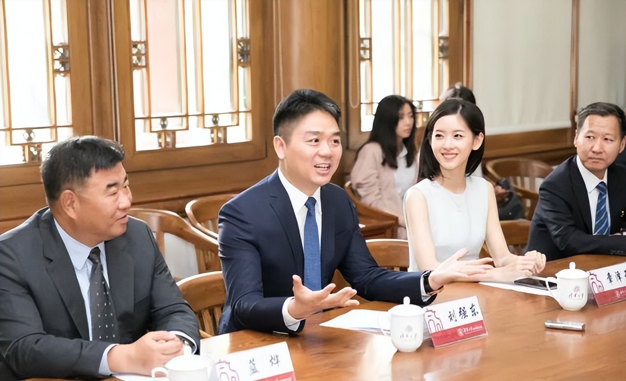 章泽天的成长史,章泽天从小就有野心