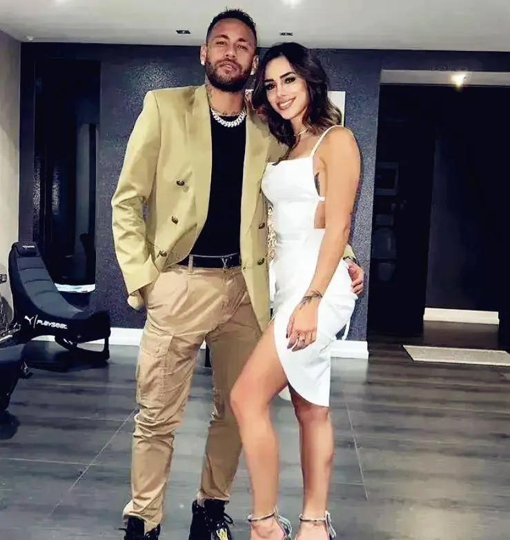 20个绯闻女友，19岁当爸，被指控性侵，内马尔如何逆袭？