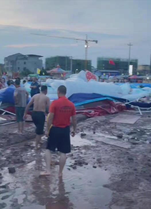 四川遂宁充气游泳池爆炸视频,大型钢架游泳池危险