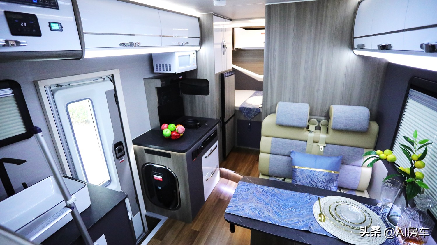 大型房车国产睡十人,目前国内最好的轻卡房车