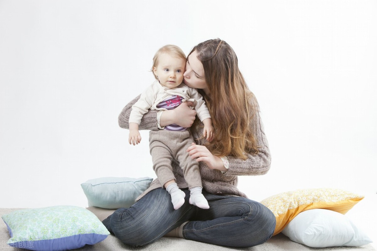 北京月嫂一个月工资多少钱正常,北京月嫂育儿嫂育婴师区别