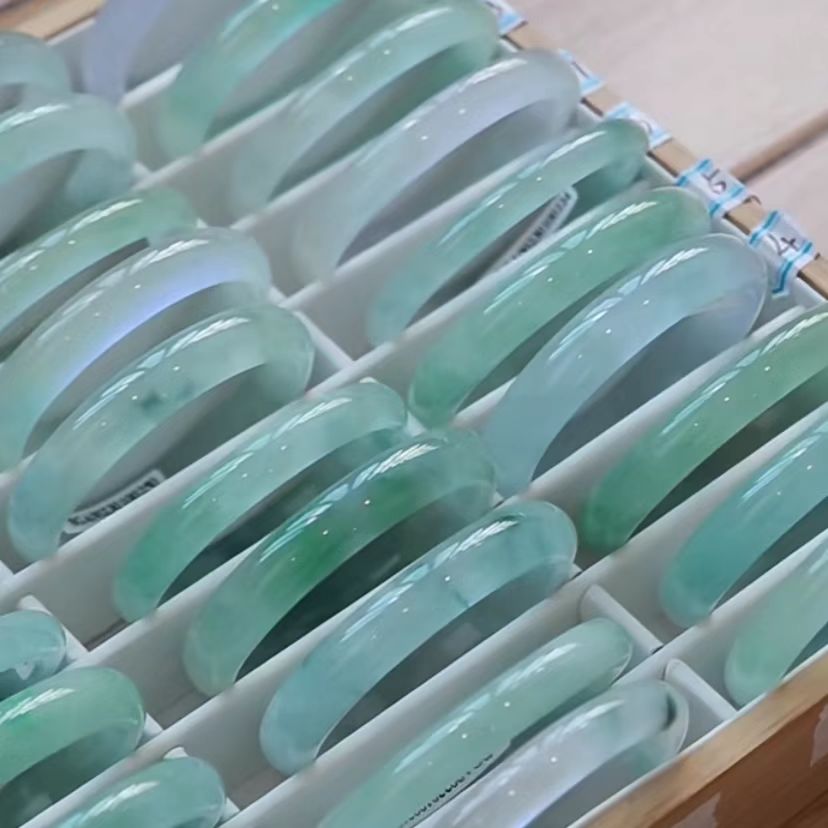 买了个翡翠怎么知道真的假的,20万买玻璃玉被骗