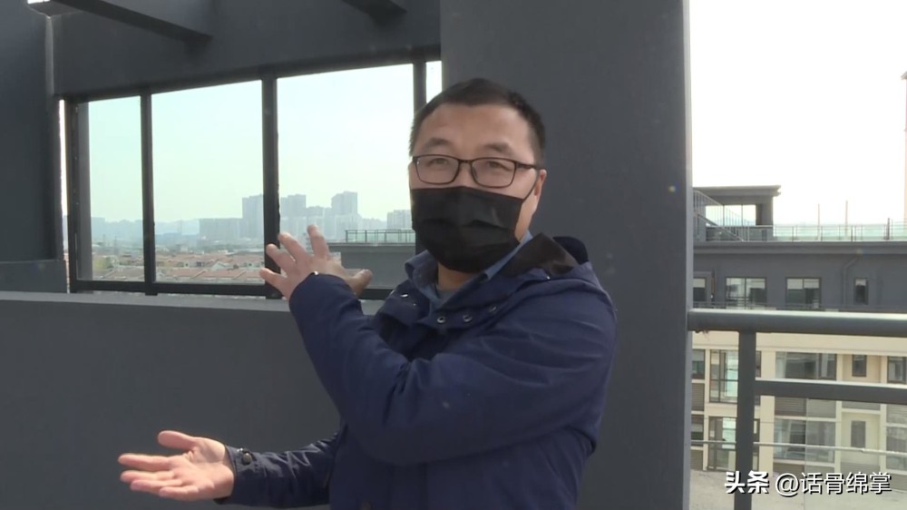 顶楼加盖楼下住户不同意,七楼楼顶加盖了一层