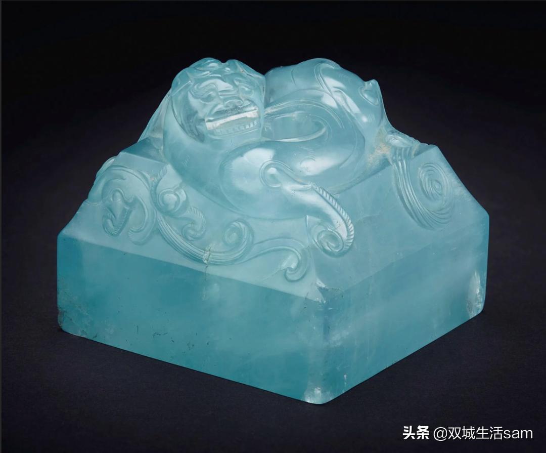 这个皇室王冠上的“专业户”-海蓝宝，竟然是这样上位的