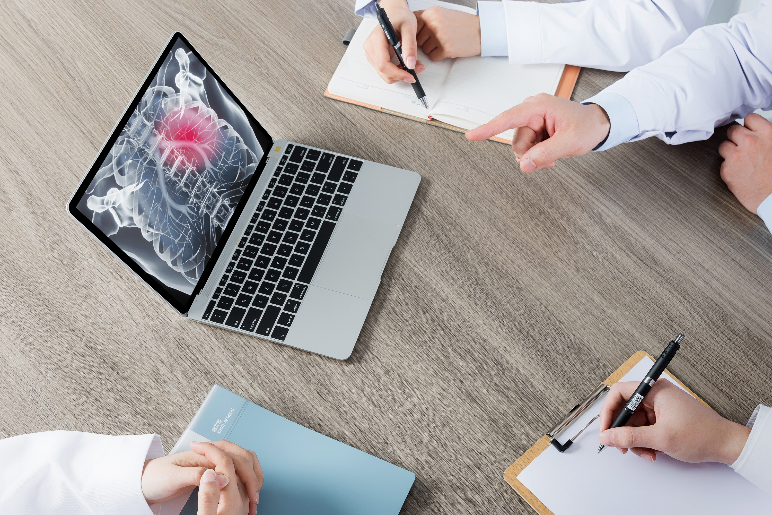 癫痫病早期有4个表现,癫痫病的早期有三种症状