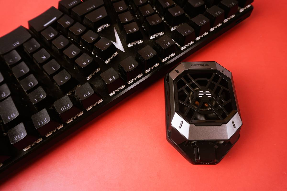 手游散热器哪款好,降温神器散热器手机