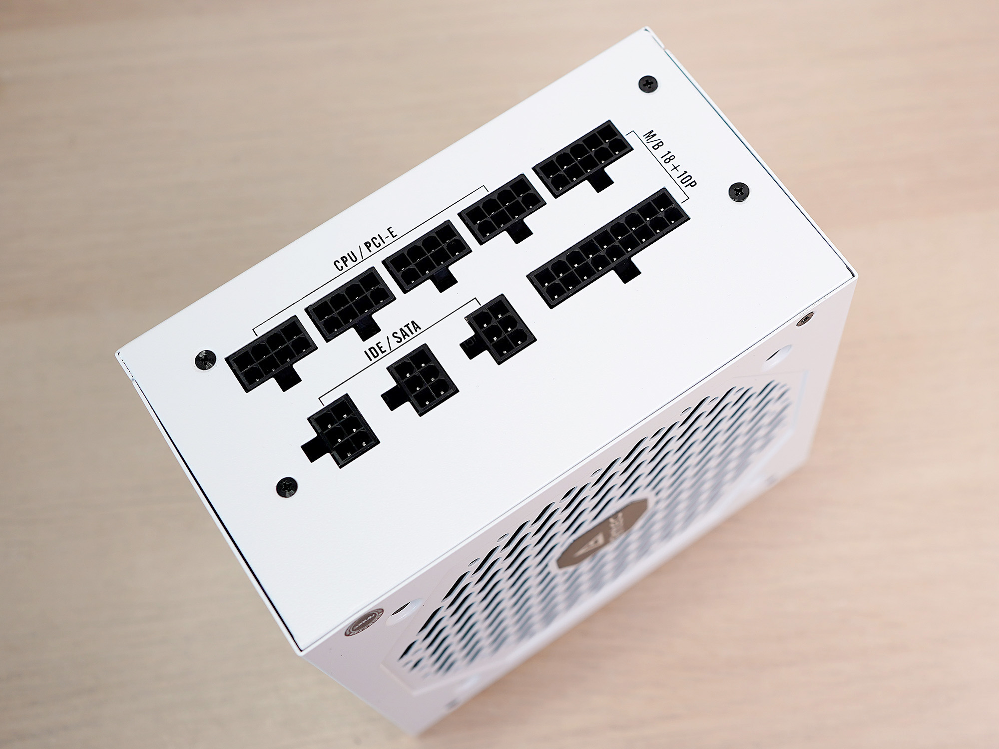 白银经典配色，最强风冷组合，能玩老头环，也是生产力的PC主机