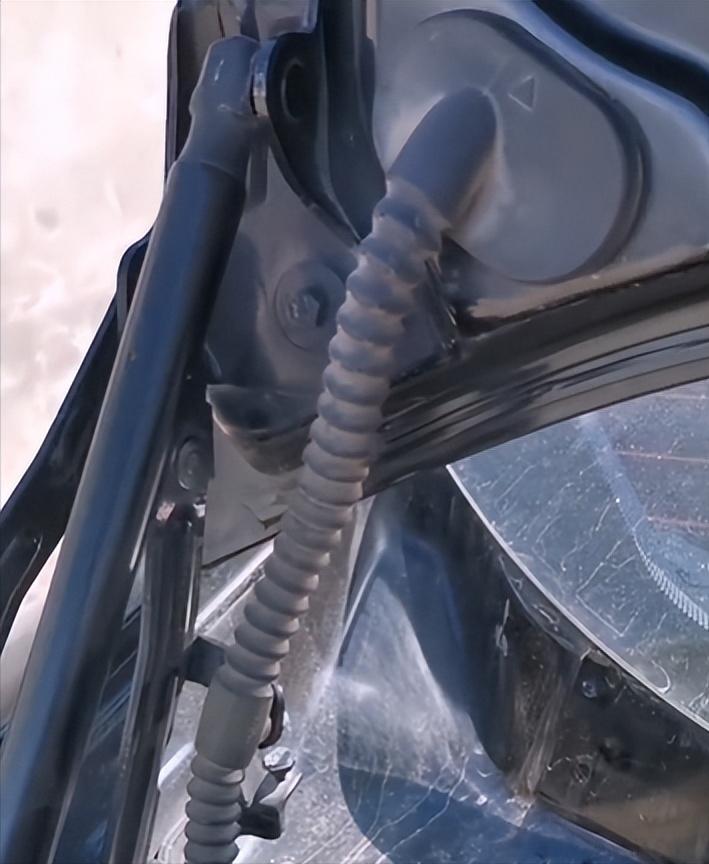 蒙迪欧刹车灯常亮怎么修,蒙迪欧不启动刹车灯不亮