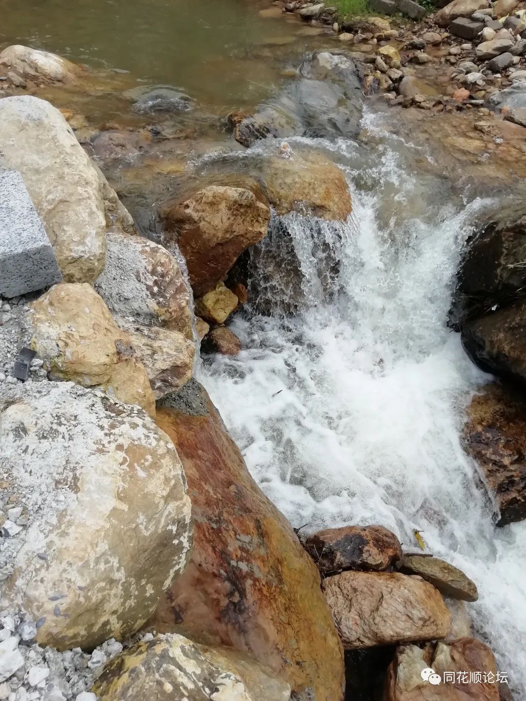 溯溪攀爬,溯溪徒步露营