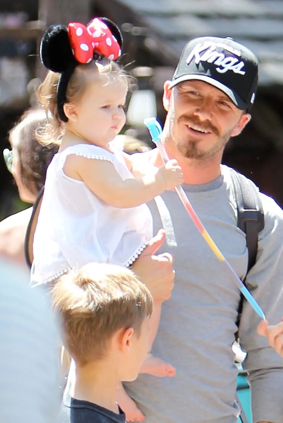 贝克汉姆婚内多次出轨,梅西和c罗和贝克汉姆