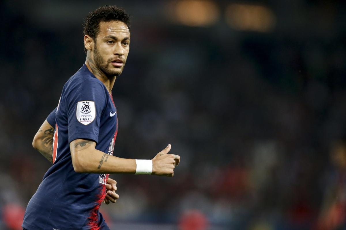 内马尔花式操作,内马尔花样过人教学