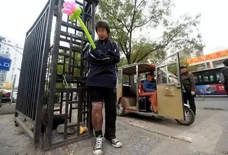 北大高材生炒股亏了200多,北大才子炒股亏400万