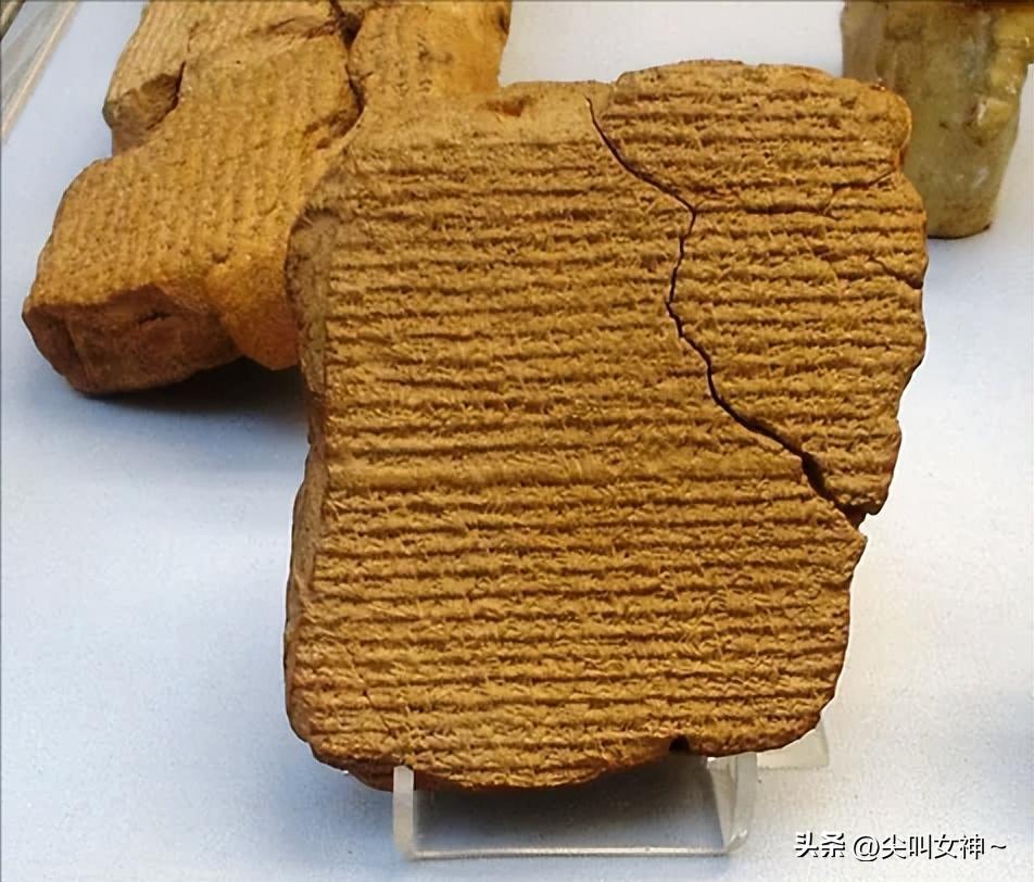 变态的纳粹德国，*光脱**犹太人女人衣服，集体*杀屠**!,2