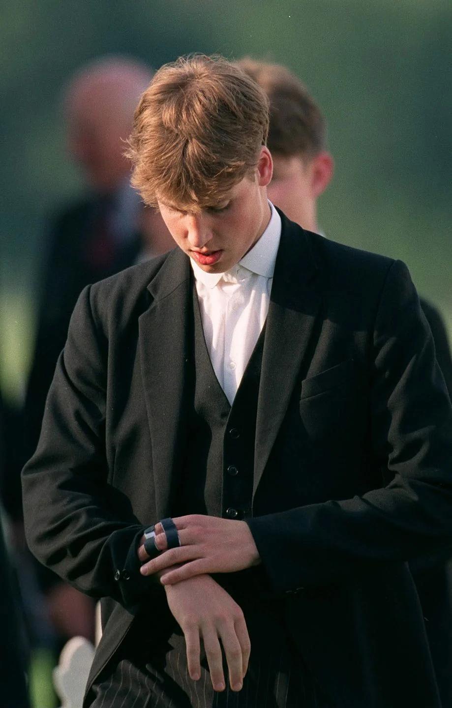 威廉王子童年照,英国威廉王子在哪里上的学