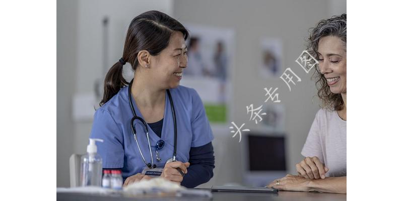 女人难受的时候男人会怎么安慰,女人难受的时候如何安慰