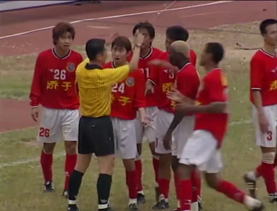 2022足球全家福高清图片,原成都五牛足球队照片和名单