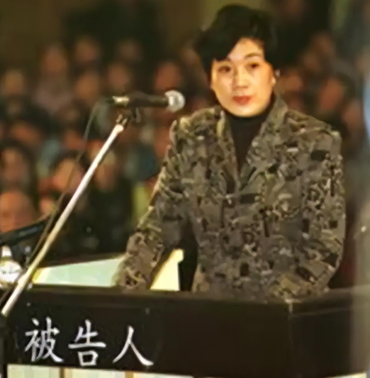 母亲出轨抛弃家庭和儿女,母亲出轨父亲被杀儿子心理扭曲