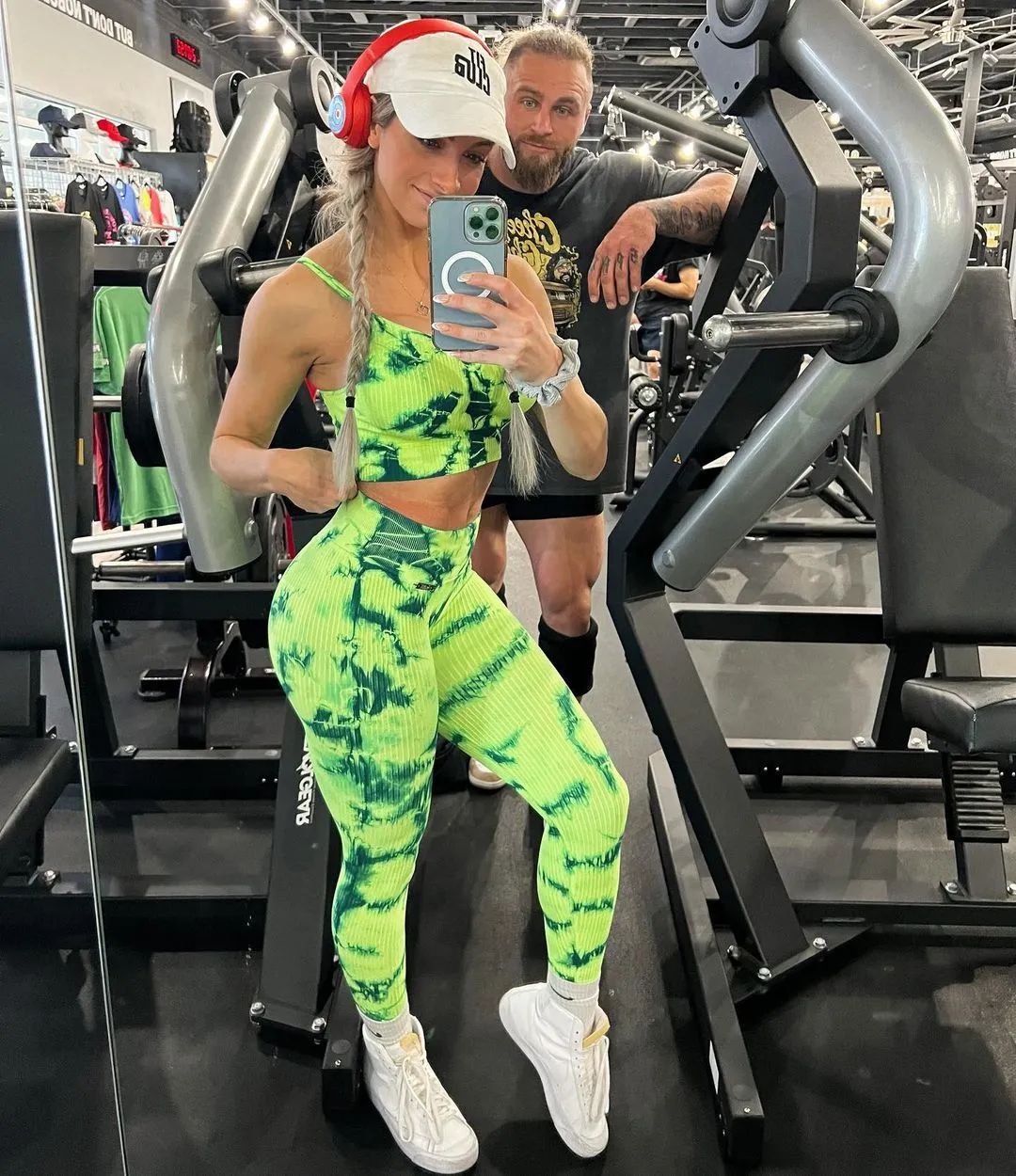 健身房怎么健身好看一点,健身大神们的健身房穿搭