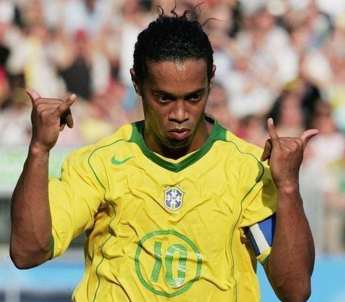 足球10位巨星去世,足坛十大10号球星