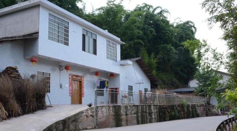 开一家无人烧烤店一个月的收入,90后开烧烤店年收入200万