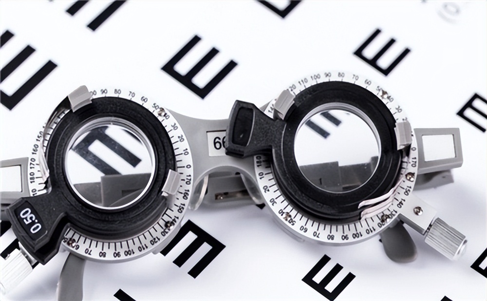 近视镜片性价比高的是什么品牌,儿童近视眼镜哪种品牌镜片最好