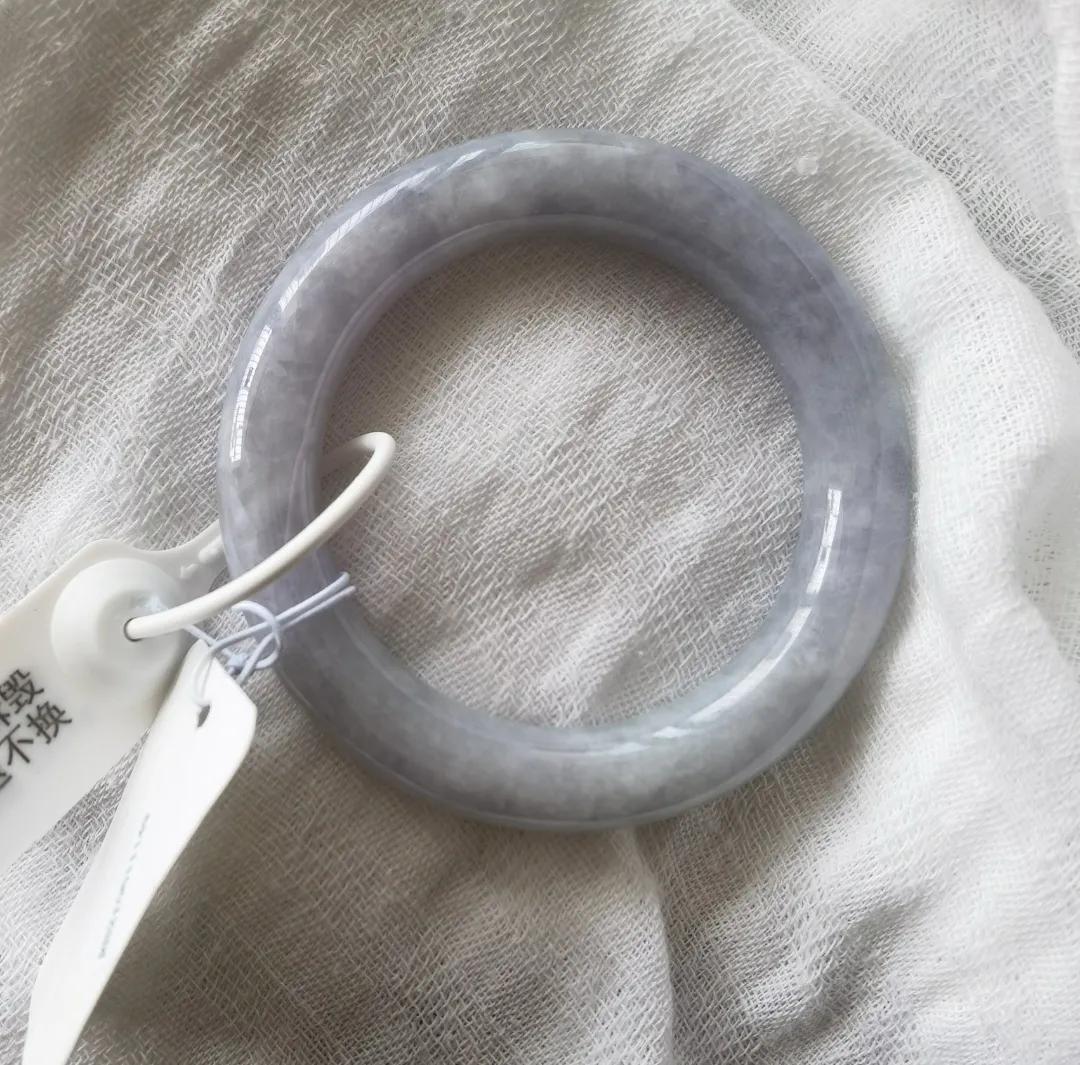 直播间的翡翠能不能买?