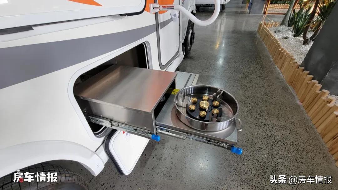 国产房车最顶级6x6自动挡房车,房车6.5t最新款