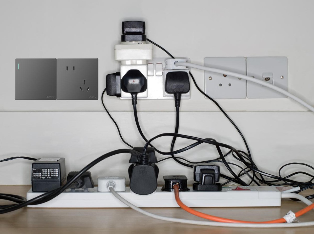 断路器总是跳闸怎么回事,断路器老是跳闸怎么回事