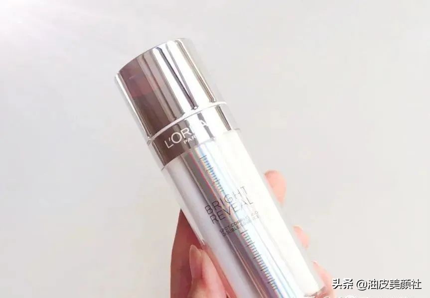 小灯泡美白精华厚重,美白精华瓶好物推荐