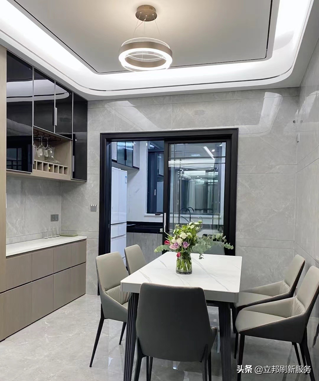 目前最流行的瓷砖搭配,阳台墙面瓷砖和地面瓷砖怎么搭配