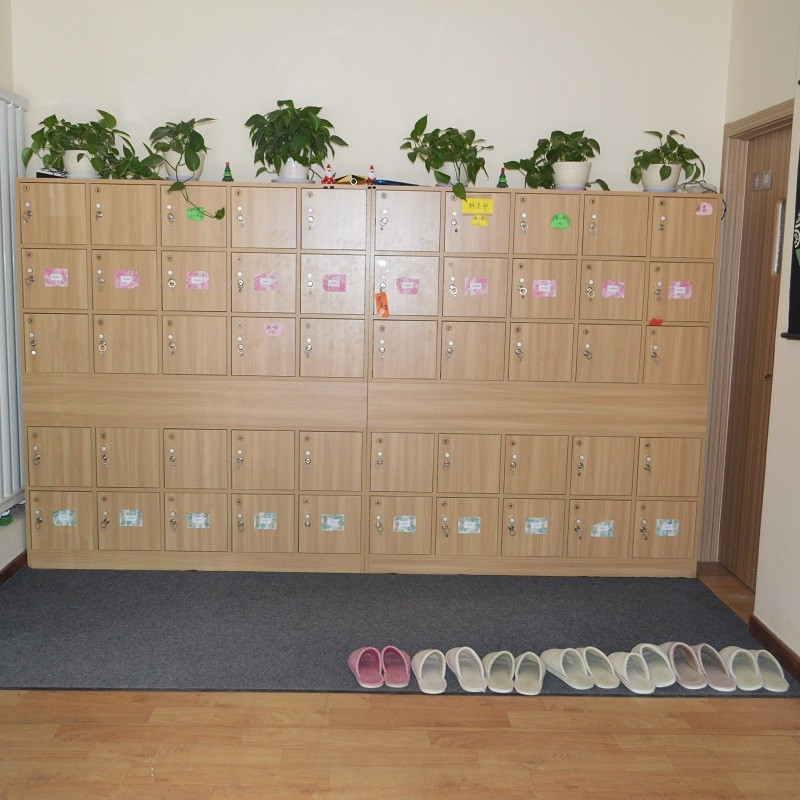 23年，73岁老兵被养老院护工打爆眼球，院方：我们是日本管理理念