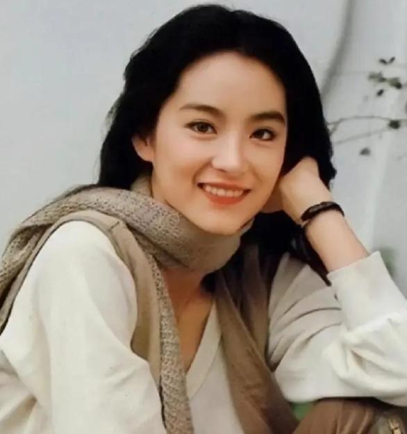 叶倩文与林子祥分别出生何年,叶倩文靠林子祥才出名吗