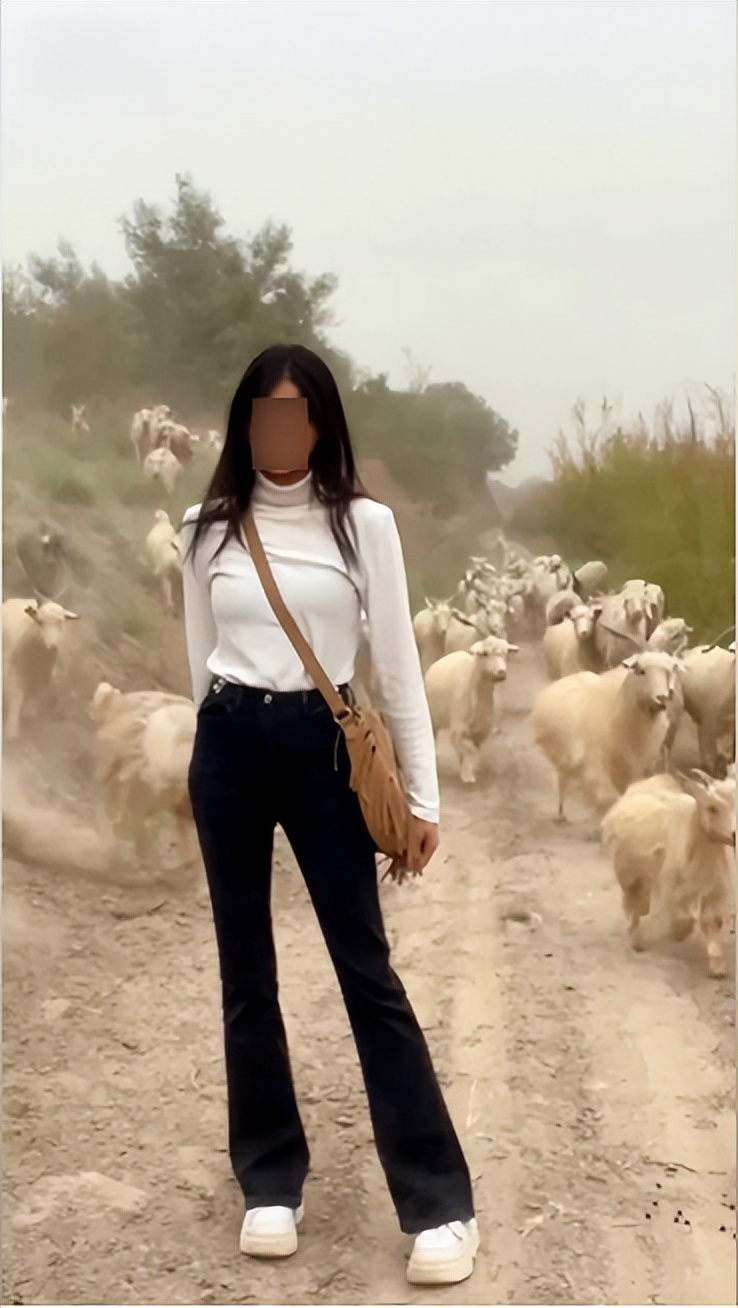 *放播**量超5500万，7天涨粉200万！*疆新**牧羊女孩如何强势出圈？
