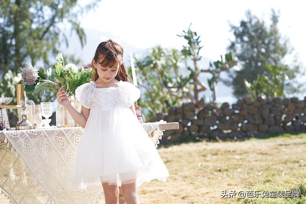 芭乐兔连衣裙童装,芭乐兔可爱的萌娃穿搭
