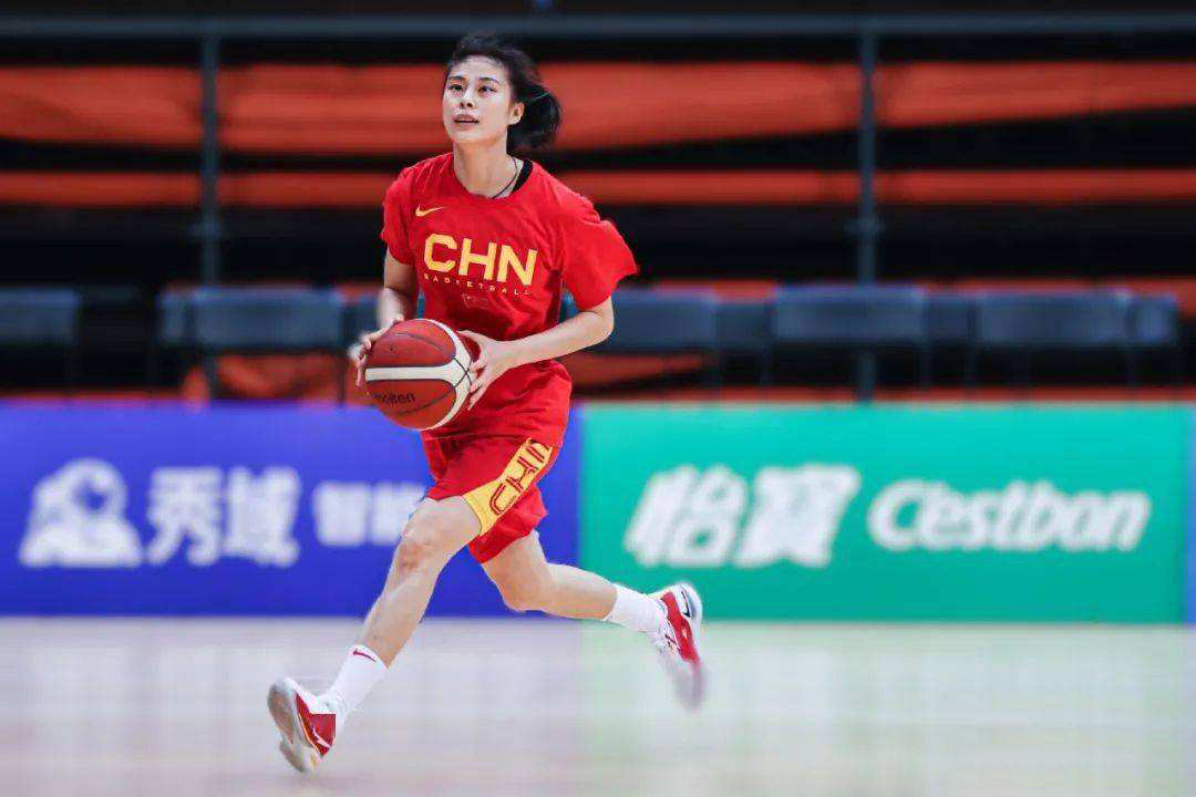 中国女篮控卫王思雨集锦,中国女篮王思雨个人简介