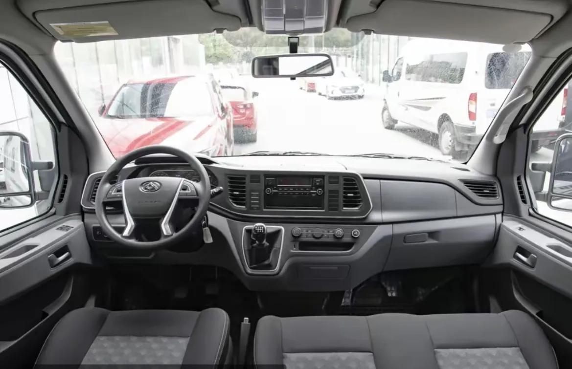 江铃特顺和大通v80哪个能拉货,特顺和大通v80拉货哪个好