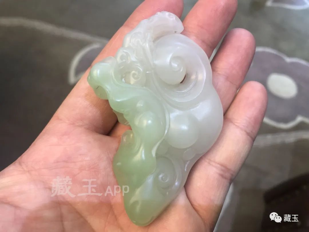 会跑色的玉石,什么样的翠青料是好玉料