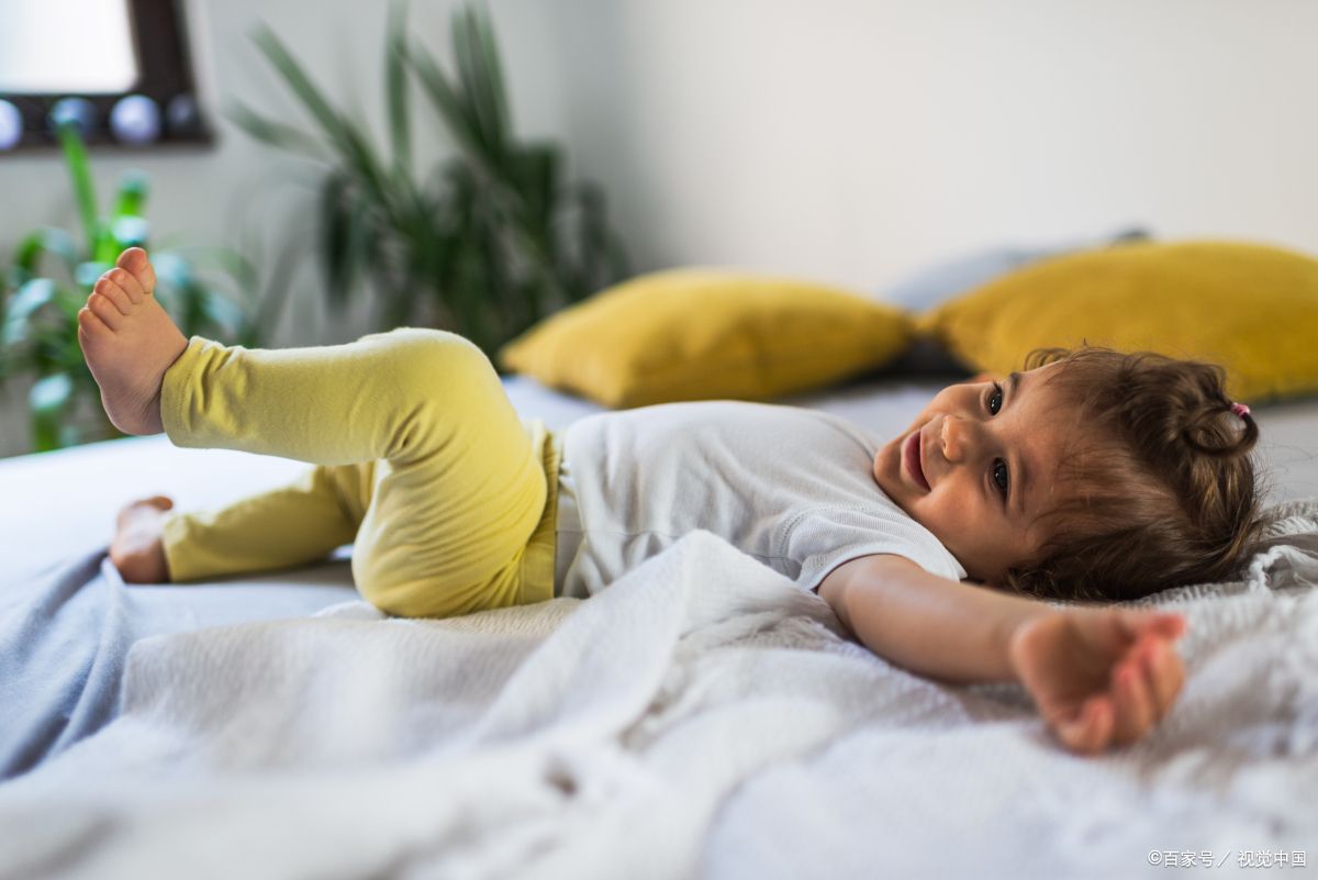 七岁孩子每天睡着以后打哈欠磨牙,夜里睡着磨牙是什么原因