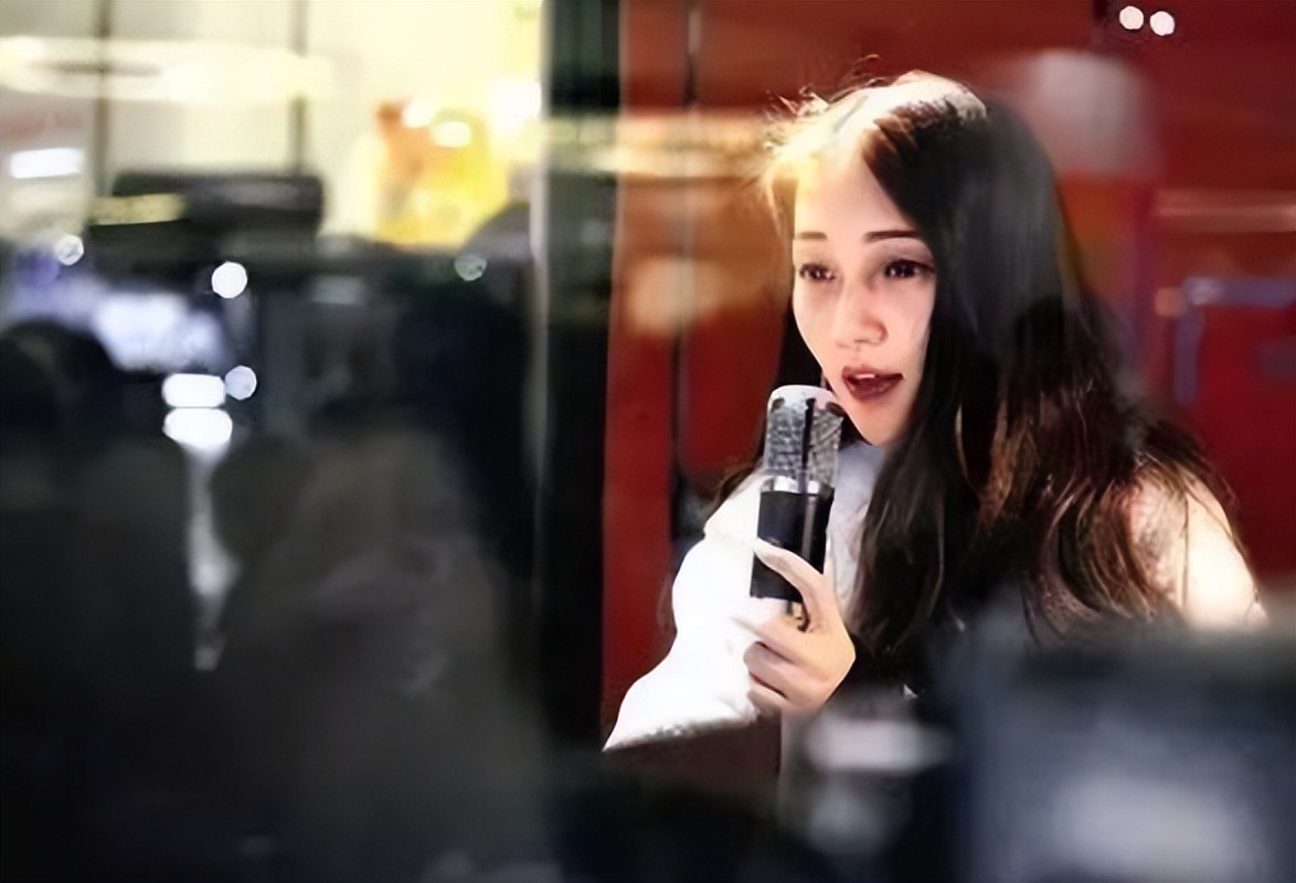 papi酱综艺节目完整版,papi酱获得投资第一件事