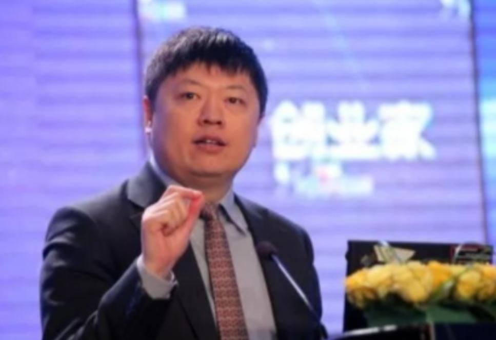 “资本大鳄”王冉：51岁娶小17岁童瑶，凭一己之力“捧红”娇妻