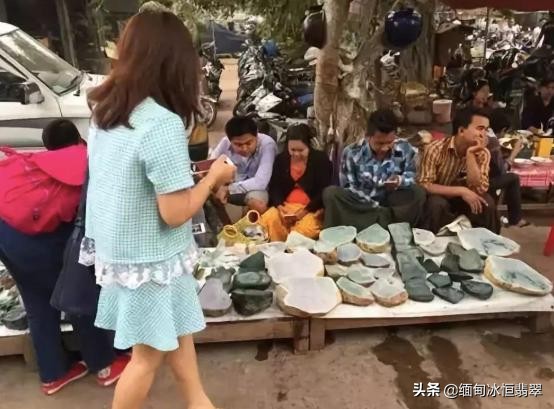 缅甸哪个地区产翡翠最多,缅甸是世界上第几大的国家