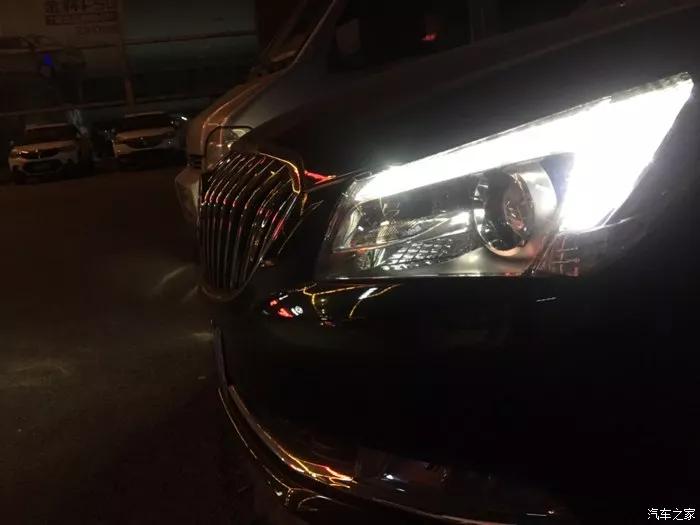 自己动手换君越灯泡,自己动手更换别克君威大灯灯泡