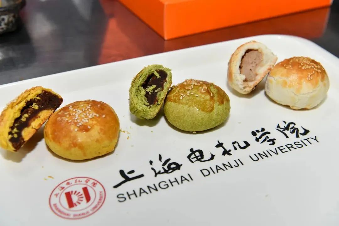 上海高校月饼新鲜出炉,上海哪个大学月饼最好吃