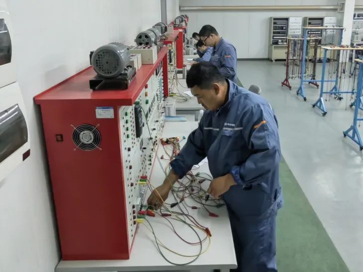 中冶宝钢“三个保障”促发展打造高素质产业工人队伍