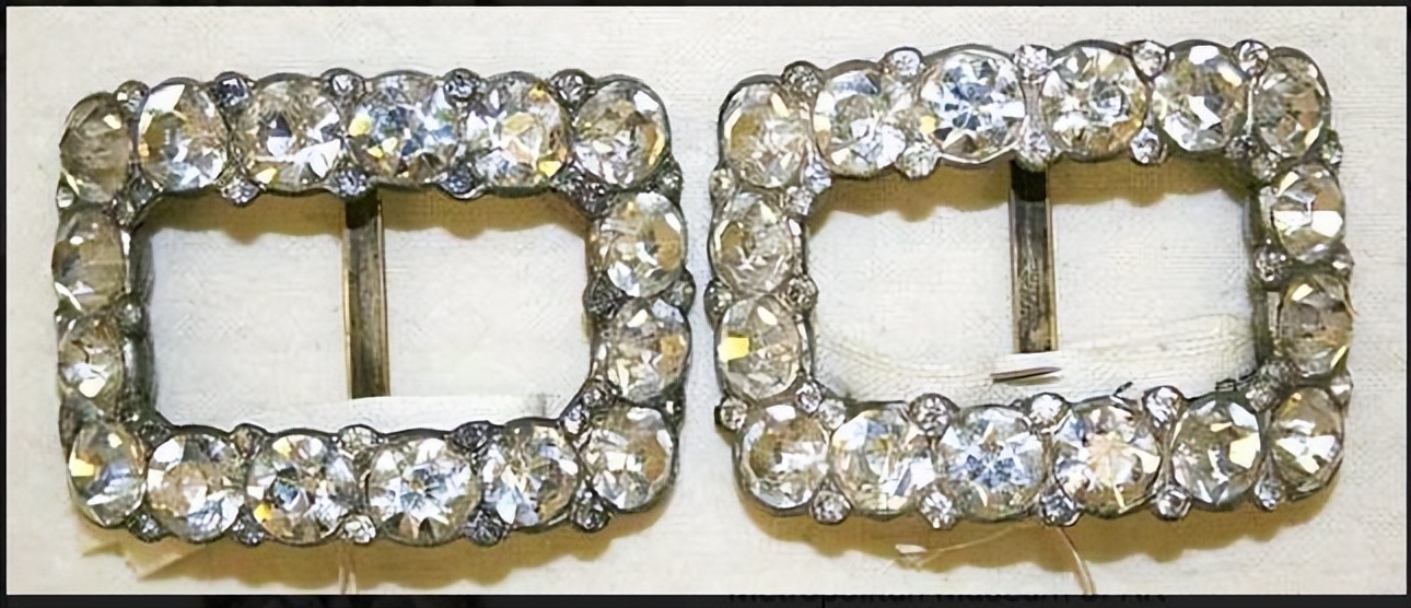 王公贵族的鞋扣，脚上也可以炫富