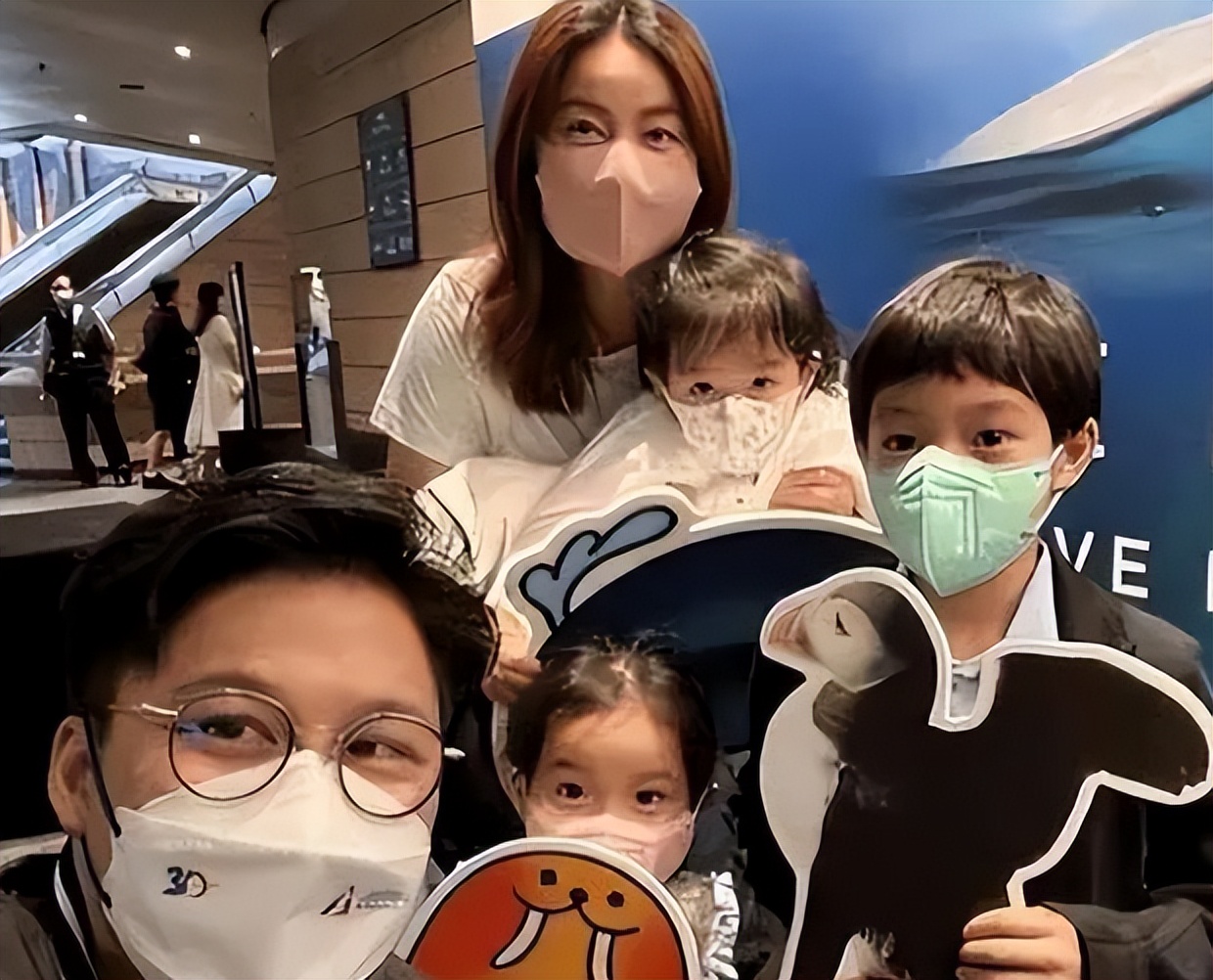 “绝不带货”郭晶晶翻车！带货婴儿棉袜卖399，网友：9.9包邮