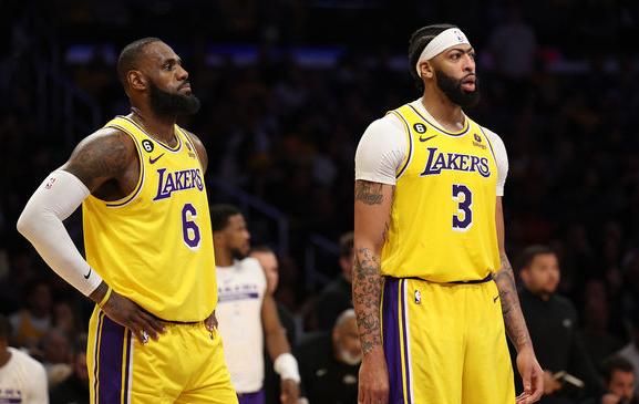 詹姆斯和戴维斯对抗2019赛季,詹姆斯和戴维斯对抗2018赛季