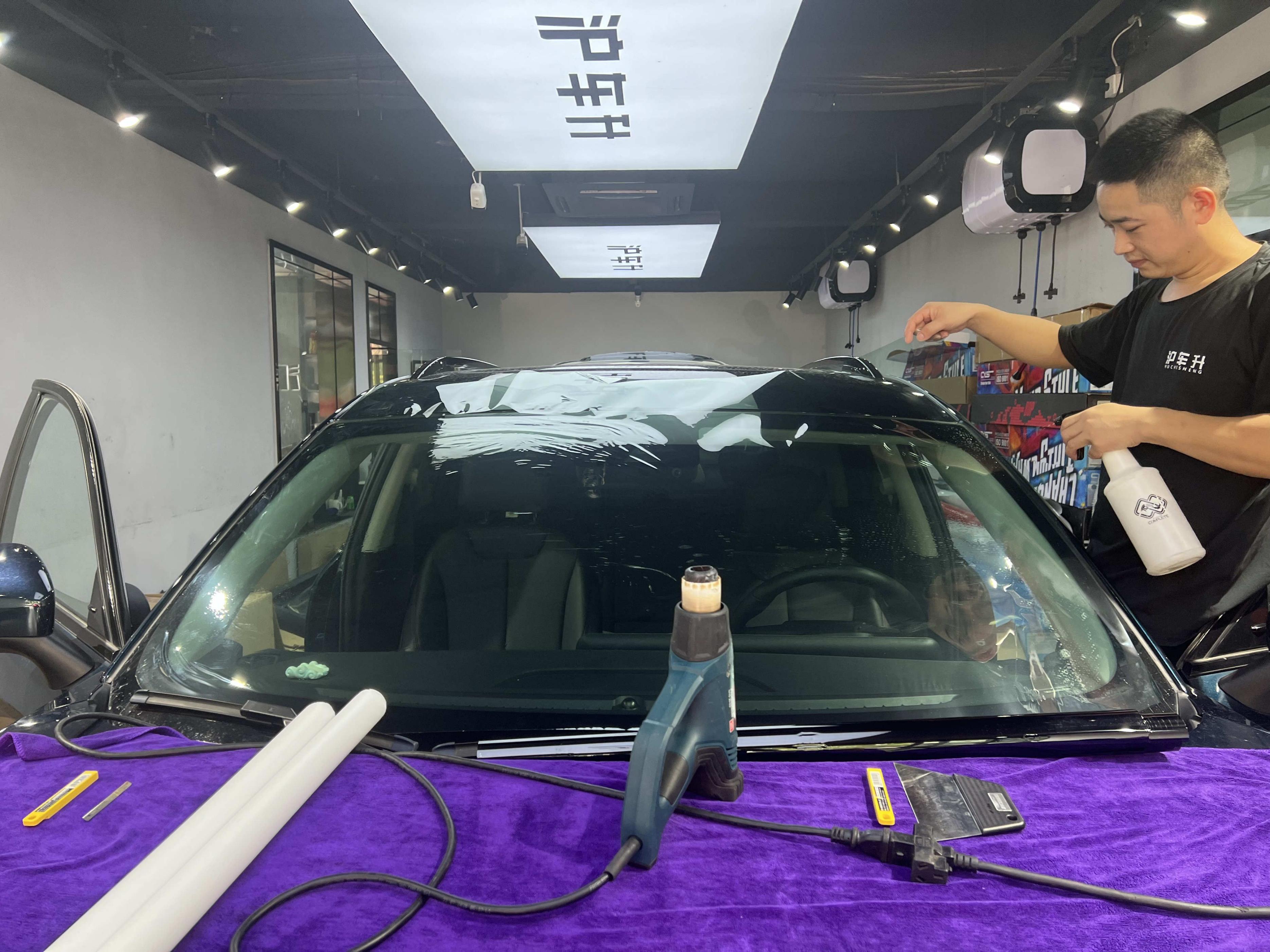 威固vk70和龙膜哪个好,帕雷迪的车膜和威固车膜哪个好