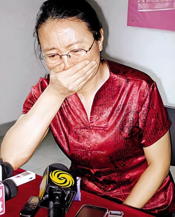 因嫌家属红包太少，助产士缝住产妇“肛门”？真相如何？