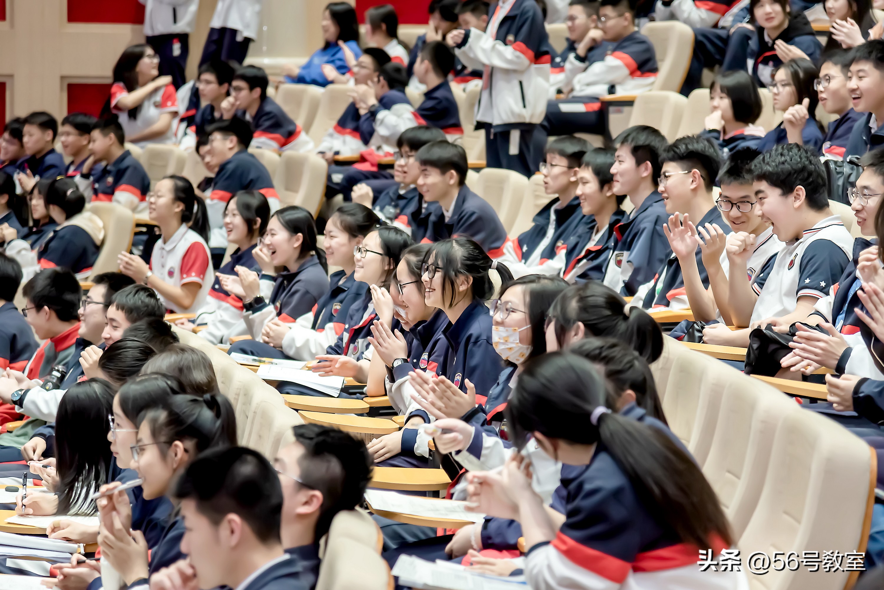 唇枪舌剑针锋相对相持不下,唇枪舌剑与针锋相对